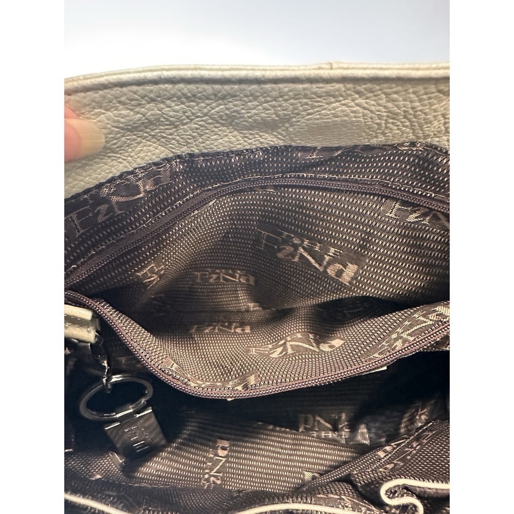 FzNd Large White Bag Purse With Dust Bag. Several additional handles. Prime cond - Picture 8 of 15